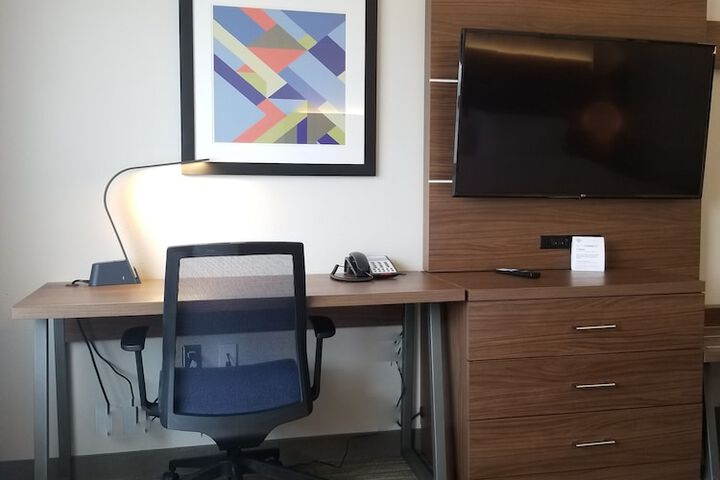 Holiday Inn Express & Suites Elko by IHG
