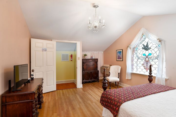 Room 15 of 34