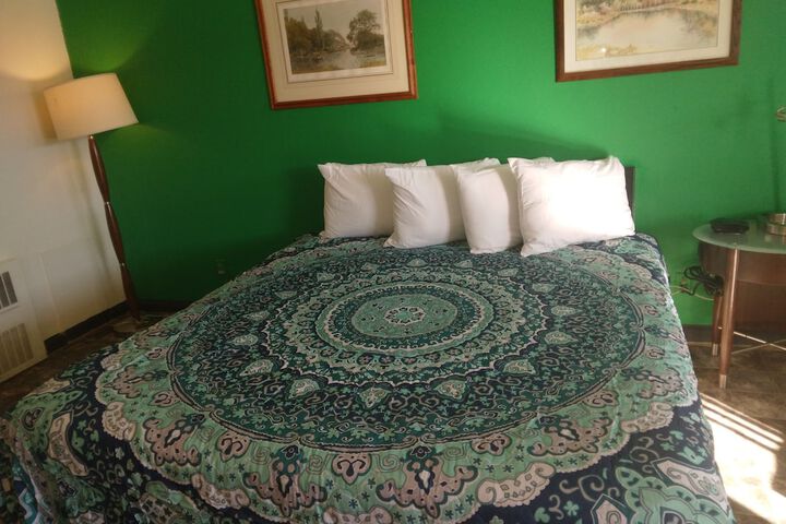 Room 51 of 64