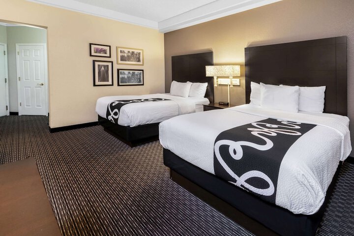 Room 16 of 40