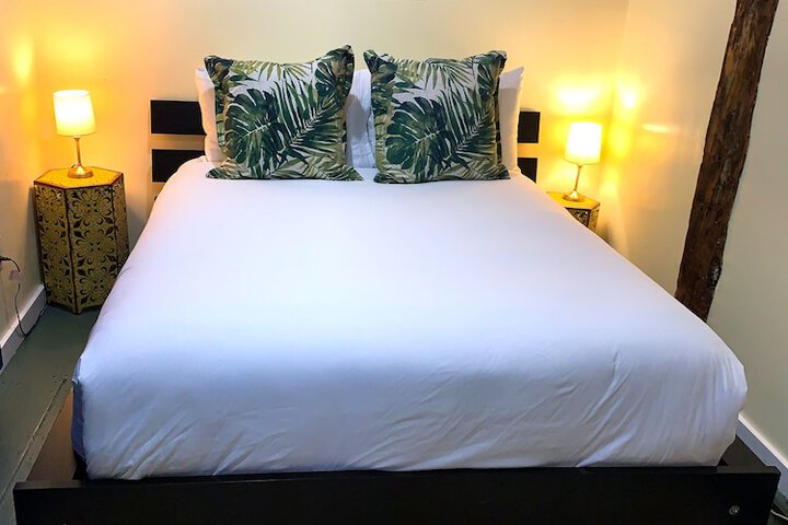 Room 13 of 80
