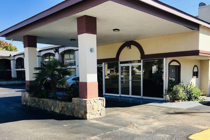 Executive Inn