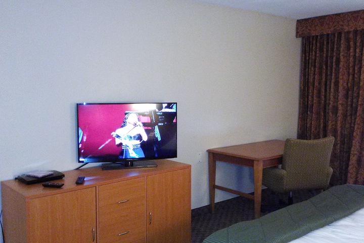 Room 33 of 46