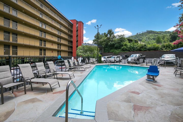 Pool 4 of 31