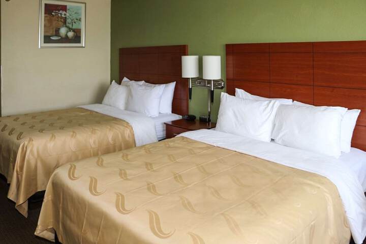 Room 7 of 32