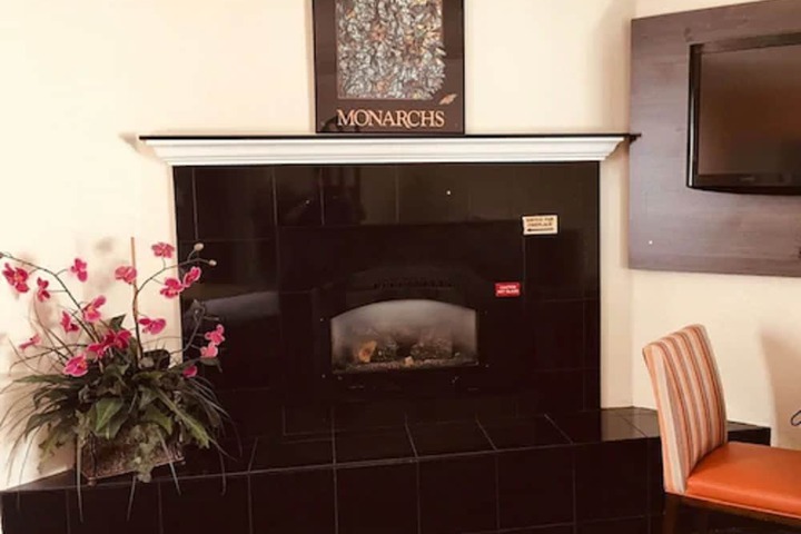 Room 10 of 29