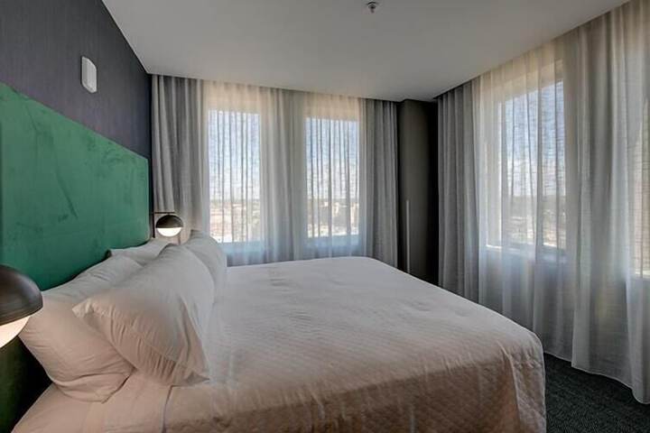 Threefoot Hotel Meridian, a Tribute Portfolio Hotel