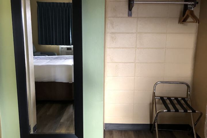 Room 23 of 57