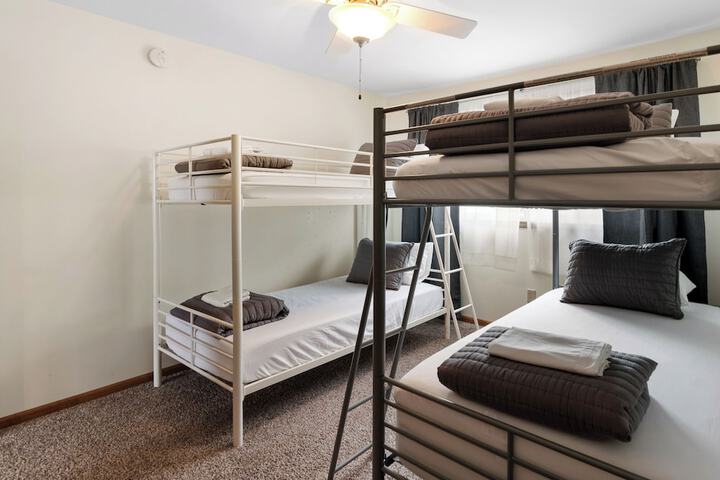 Room 42 of 154