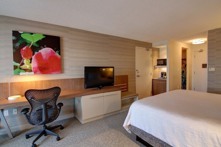 Room 33 of 60
