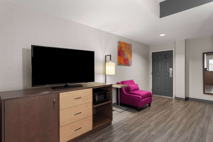 Room 20 of 29