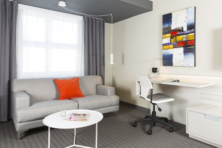 Room 17 of 36