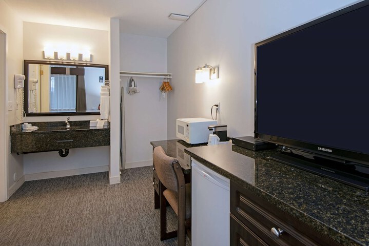 Room 63 of 86