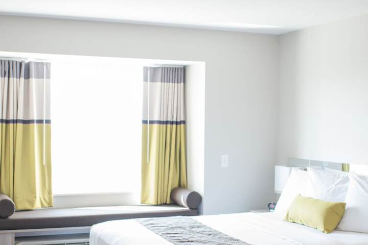 Room 11 of 21