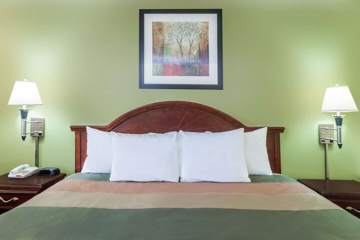 Room 10 of 15