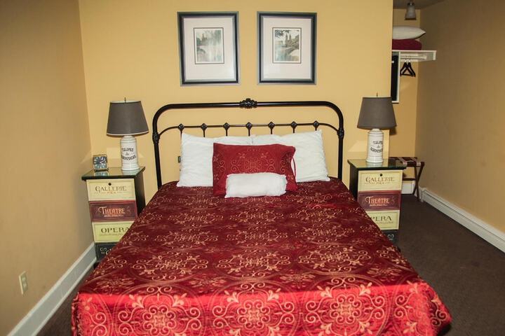Room 21 of 42