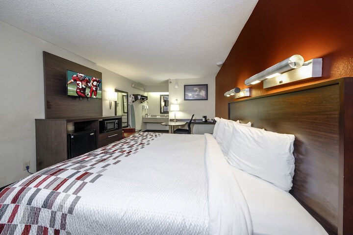 Room 27 of 37