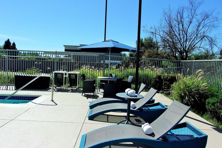 Sundeck 32 of 33