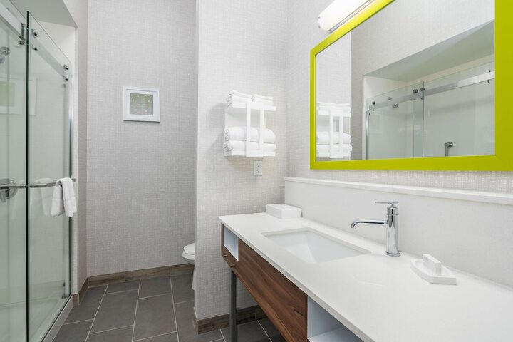 Hampton Inn & Suites Hartford-Manchester