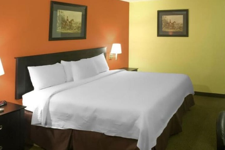 Room 11 of 14
