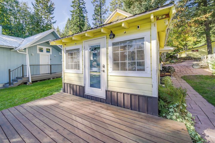 Newport Cabin on Diamond Lake w / Private Boat Dock