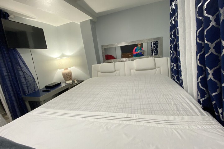 Nice 2 bedroom Apt With Patio