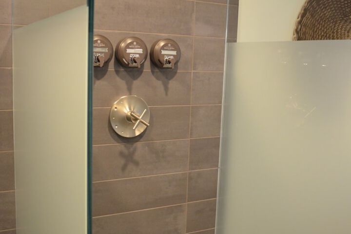Stonebreaker Hotel