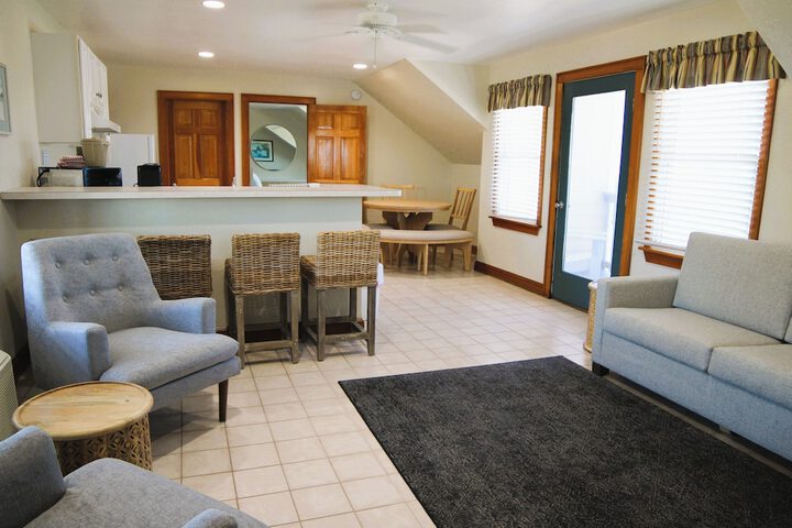 Pony Island Inn