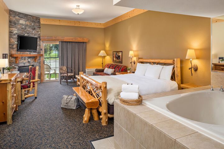 bantr Grand Hotel Wausau - Rothschild