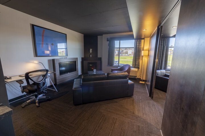 Room 30 of 61