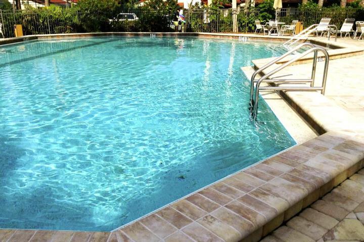LUX VILLAs on beautiful Palmer Ranch