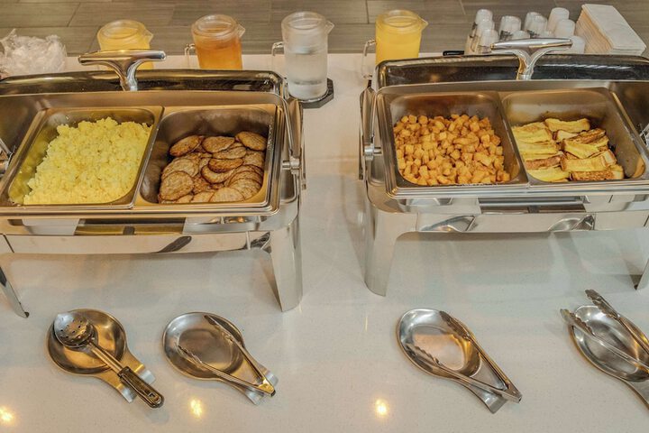 Breakfast/Coffee Service 31 of 39