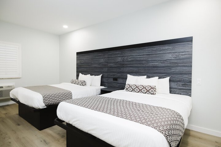 Sapphire Inn and Suites