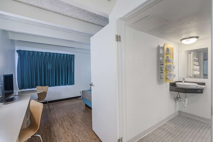 Room 16 of 45