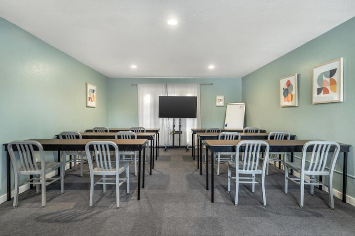 The Sandman Santa Rosa Sonoma an Ascend Collection Hotel