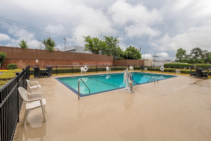 Pool 4 of 42