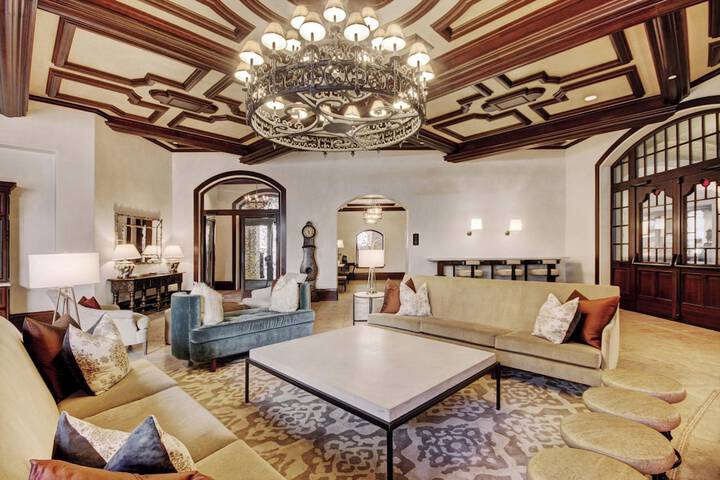 Hotel Interior 70 of 450