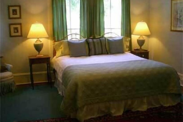 Room 11 of 14