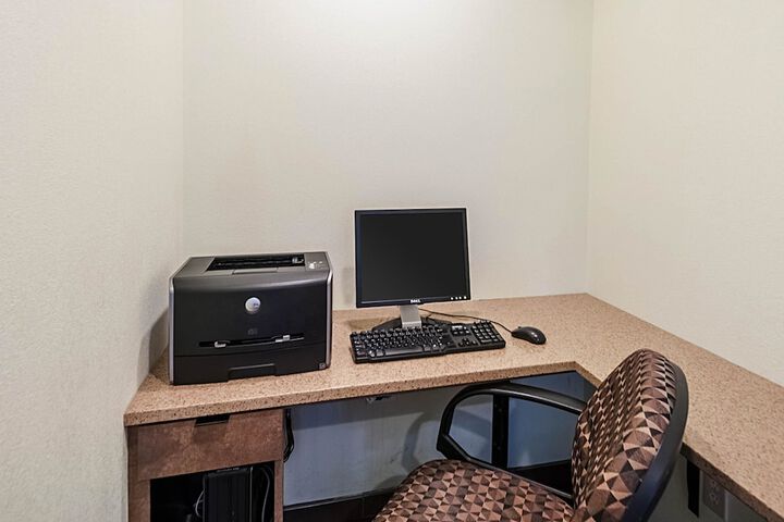 Business Center 24 of 25