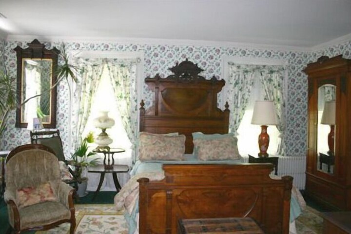Room 47 of 104
