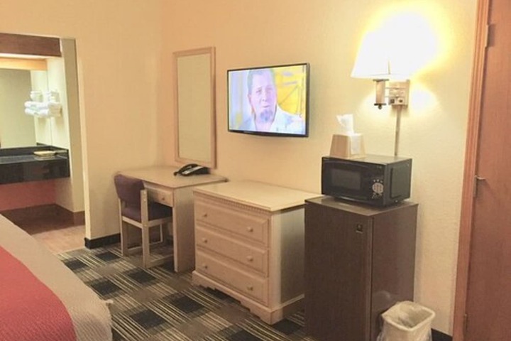 Room 9 of 17