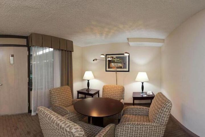 Room 13 of 28