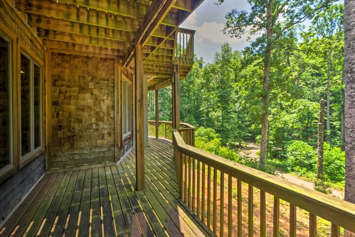 Tryon House w / Hot Tub - Near Equestrian Centers!