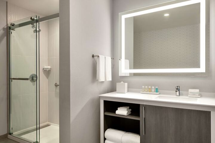 Room 15 of 48