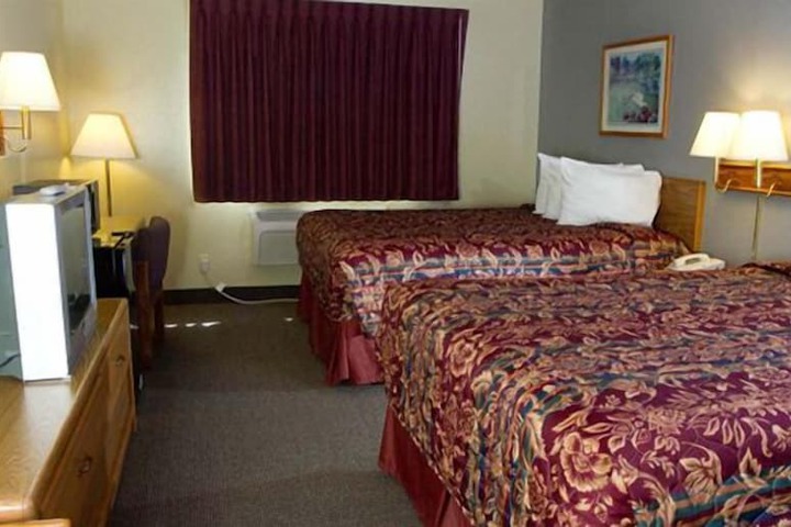 Room 4 of 6