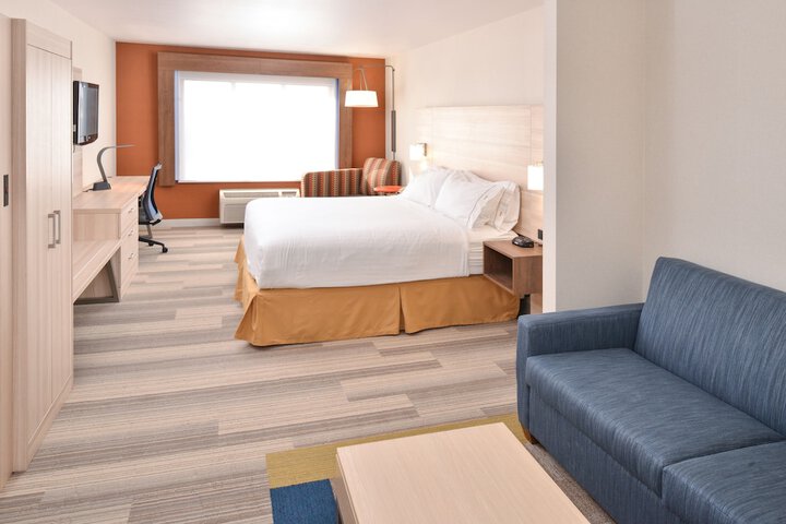 Room 25 of 46