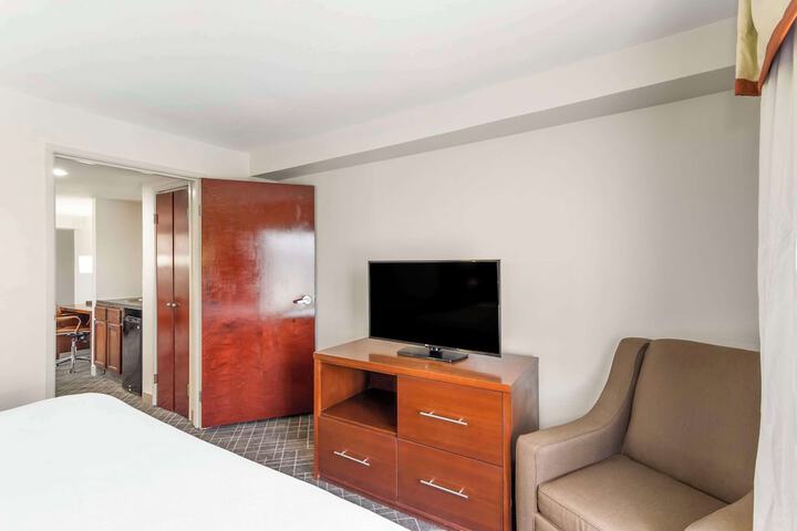 Comfort Suites Atlanta Airport