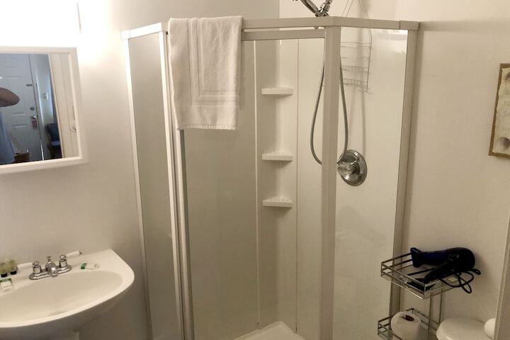 Room 27 of 44