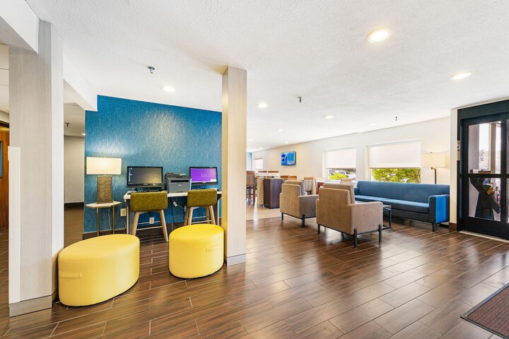 Hotel Interior 10 of 99
