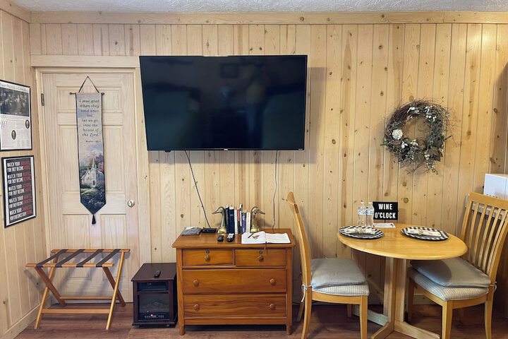 Mountain Aire Cottages Inn & Glamping